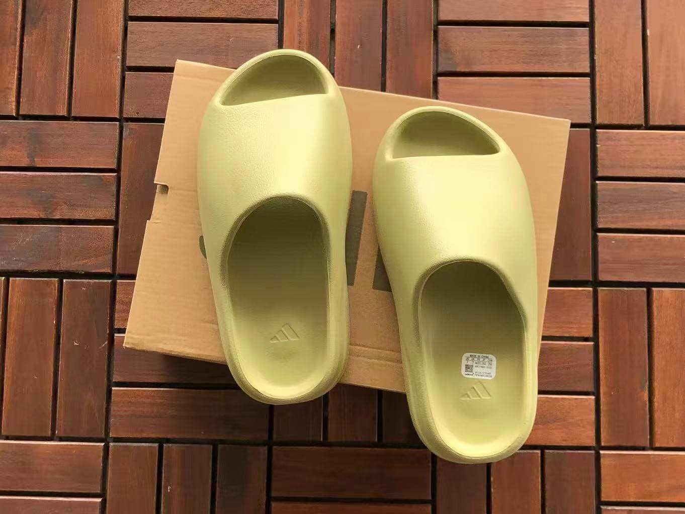 Pastel yellow
