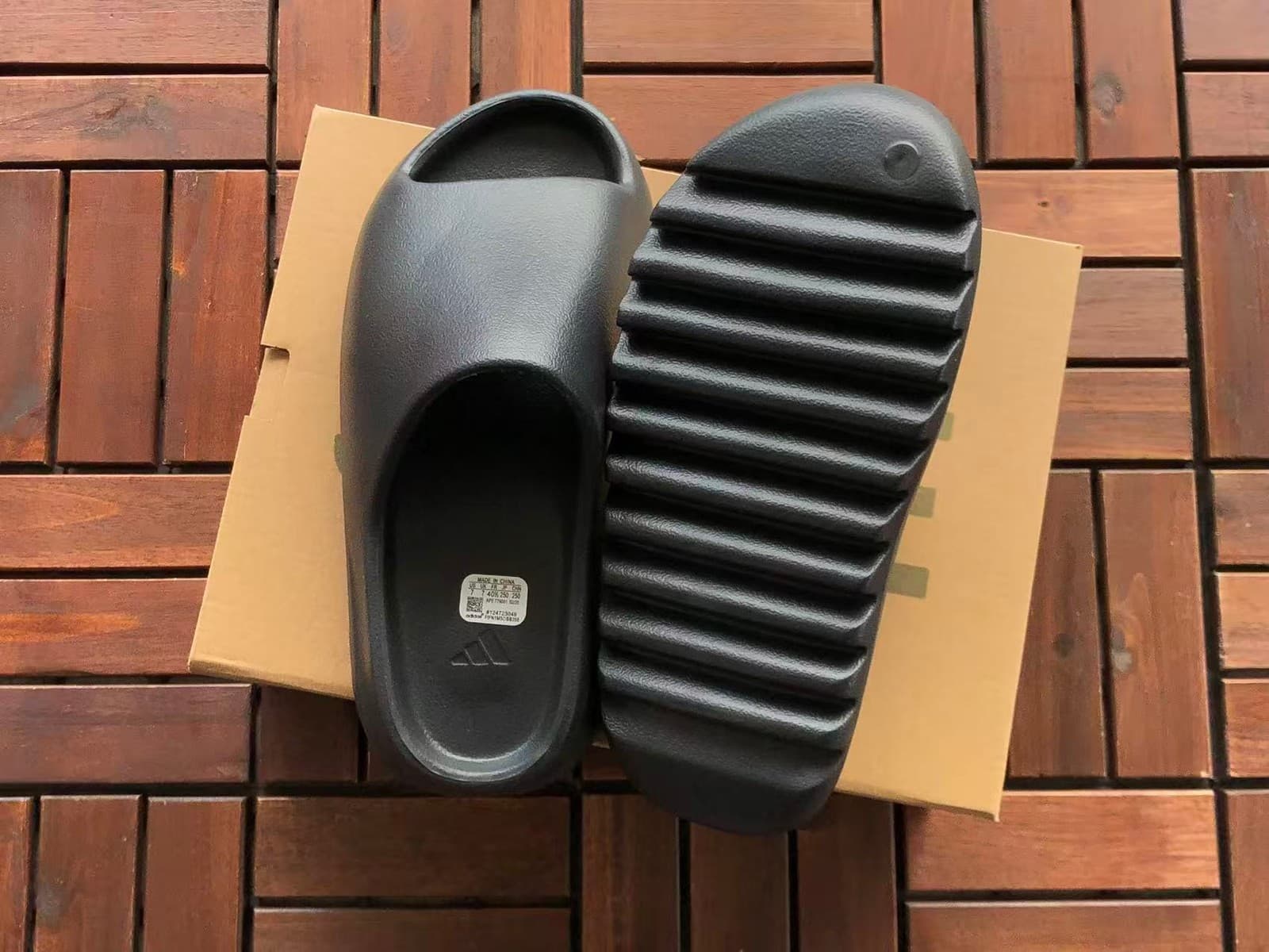 Yeezy Slide