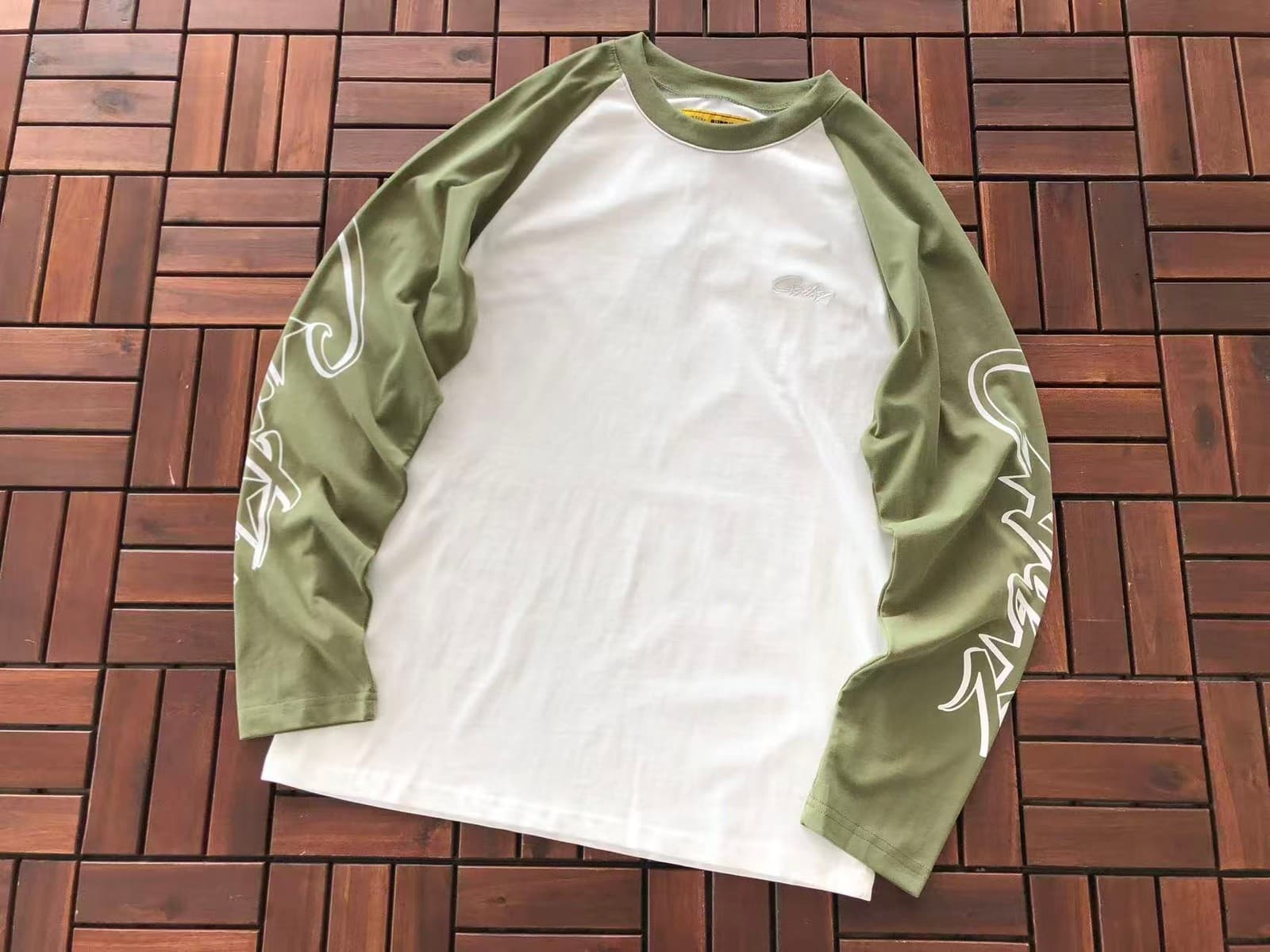 White / olive
