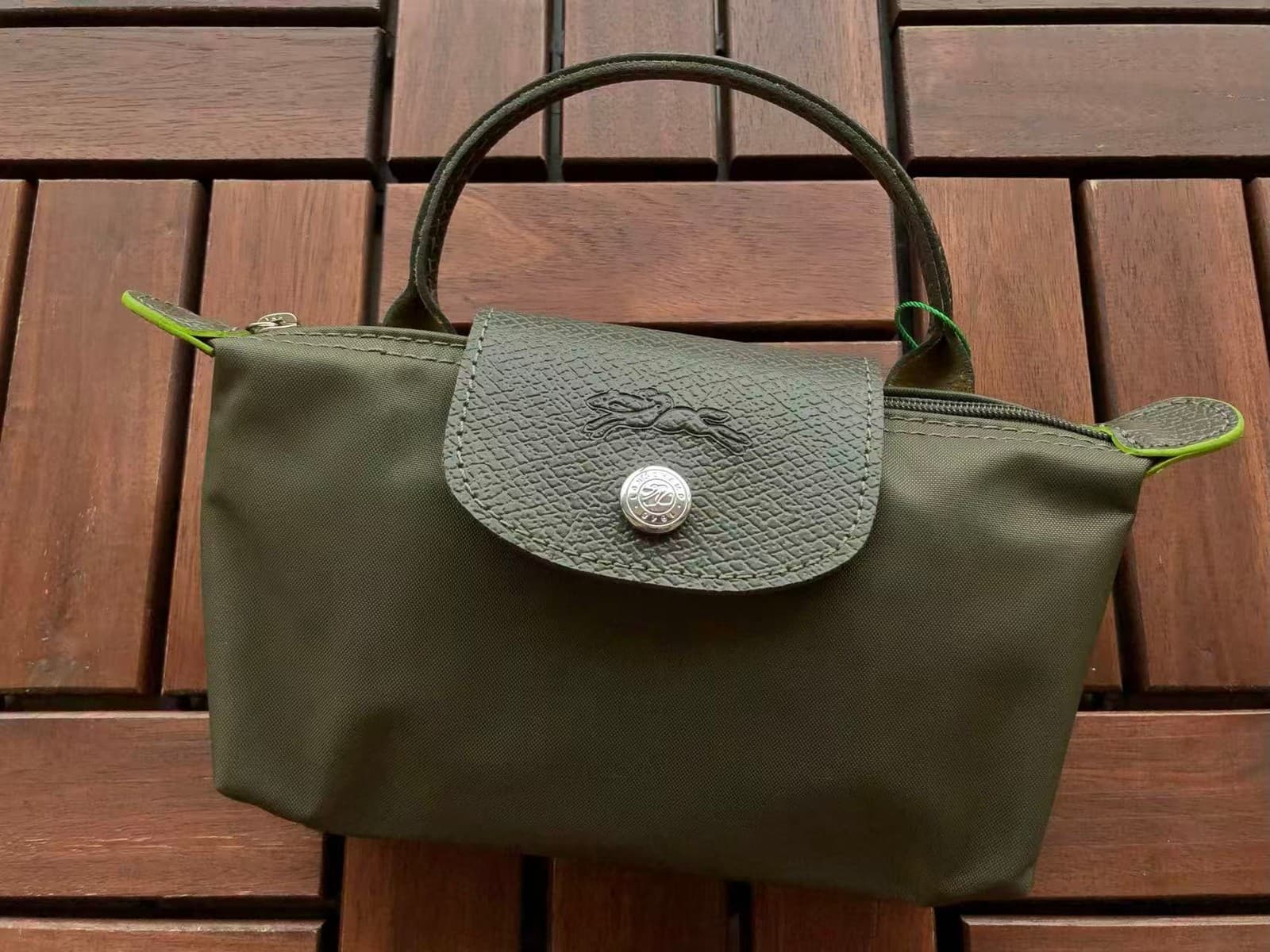 Olive / olive trim